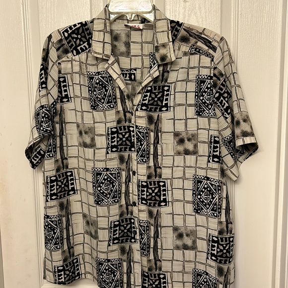 Alia Petites  women’s size 16 button down blouse. Polyester easy care. - Picture 2 of 7